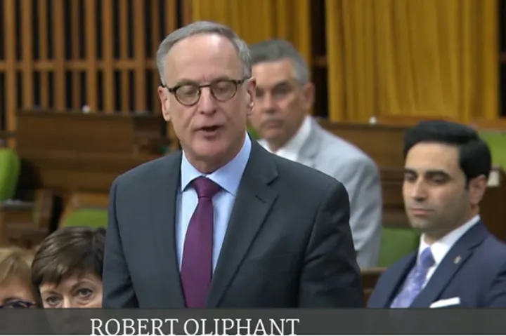 عذرخواهی معاون وزیر امور خارجه‌ی کانادا از ترک نشست تیرگان هنگام سخنرانی مسیح علی‌نژاد